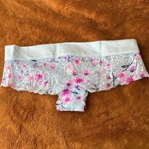 Victoria’s Secret PINK Lace Hiphugger BNWT Size M